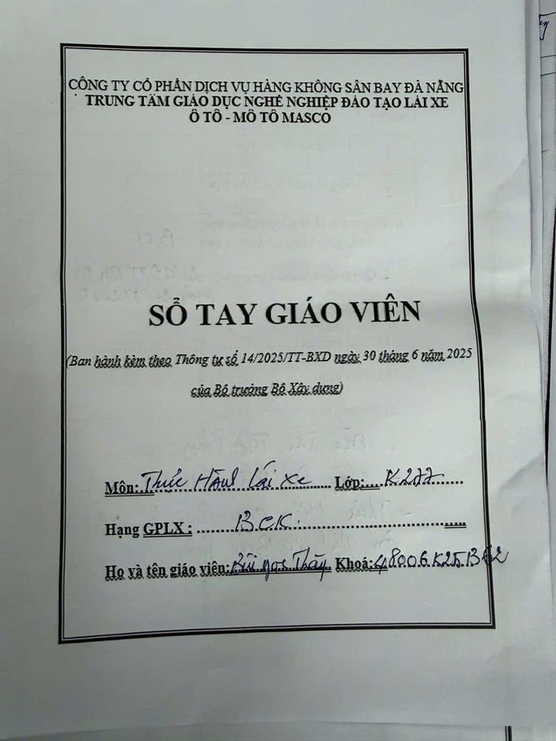 Đấu giá xe ô tô