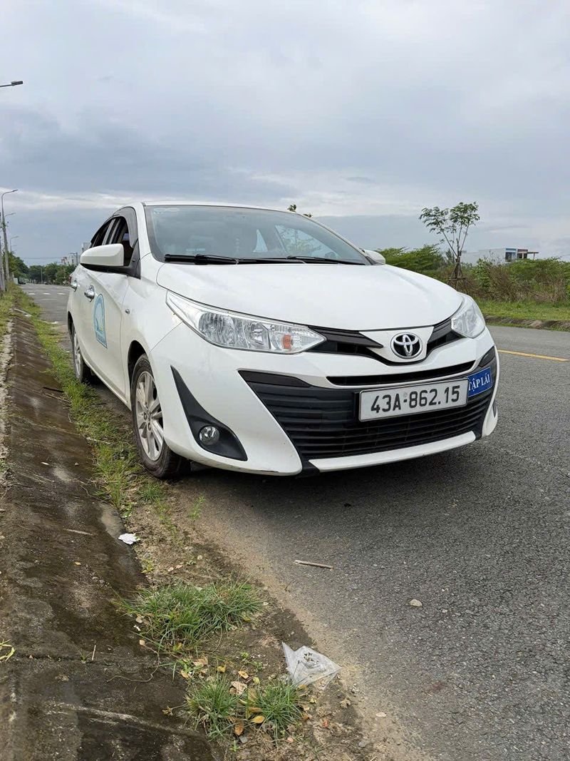 Đấu giá xe ô tô